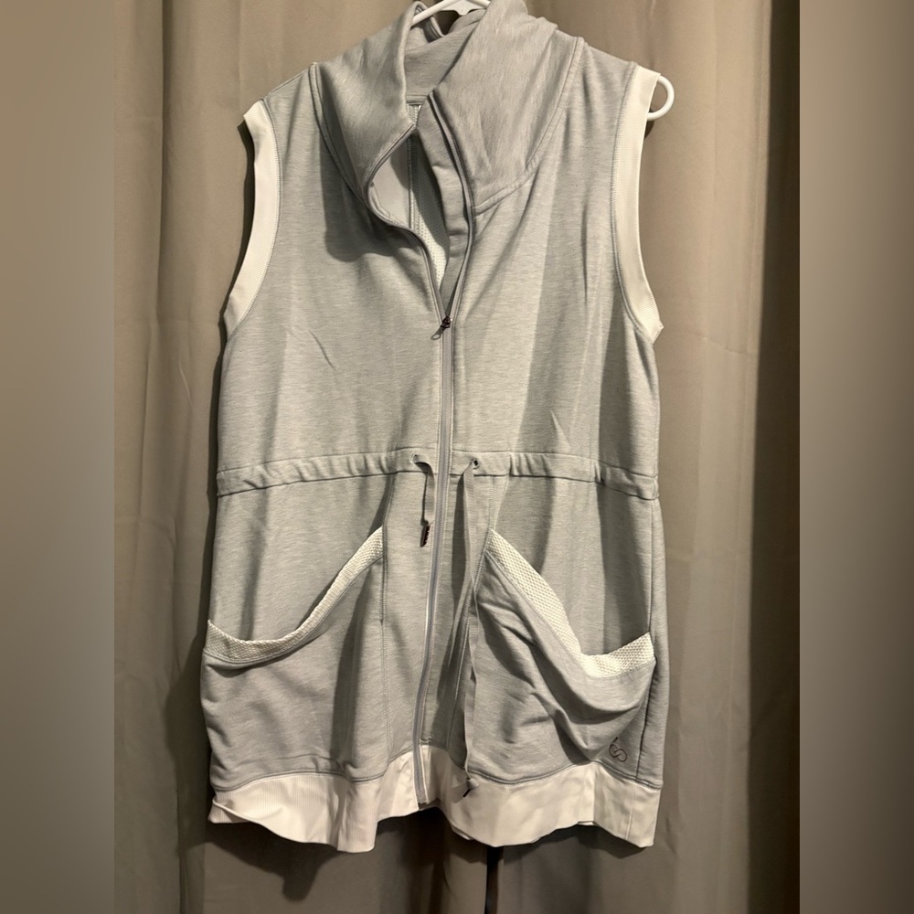 CALIA by Carrie Underwood Light Gray Limited Edition Vest